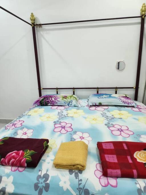 فيلا D'Haja 61 Klia Sepang With 3 Airconds & Wifi بانتينغ المظهر الخارجي الصورة